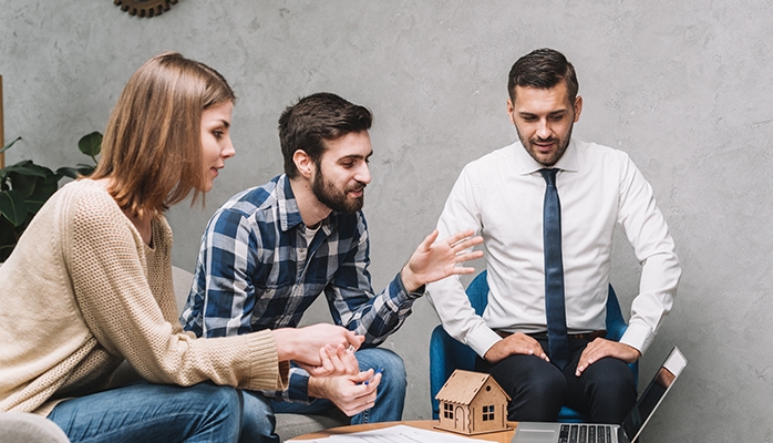 Précision autour de l'obligation de l’agent immobilier de consulter l’acte de vente antérieur
